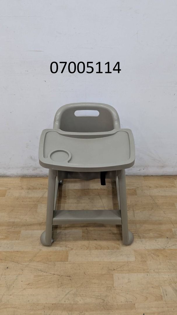 由 victory530555 (刊登 ID 1378406884，圖片 1) 提交，位於 台中市 (Taichung) 的 【弘旺二手家具生活館】二手/中古 兒童餐椅 二手兒童餐椅 嬰兒餐椅 灰色兒童餐椅-各式新舊/二手家具 生活家電買賣 (類別：兒童桌椅)，說明：【弘旺二手傢俱生活館】 二手/中古 兒童餐椅 二手兒童餐椅 嬰兒餐椅 灰色兒童餐椅 尺寸: 59-59-73cm(大約值),商品尺寸及顏色依實品為主~ 直購價 + 運費 = 實際購買價! " 匯款出貨說明 " (1.)為避免造成出貨延誤及您的權利損失,請買家在下標前務必詢問有無現貨喔! (2.)得標後務必在３天內完成匯款並留下匯款後五碼以便作業！ 本店服務項目:1.全新二手家具家電買賣 2.二手家具家電收購(萬物皆可估價) 3.物品搬遷服務 賣場另有 床組.床墊.床頭櫃.掀床.實木床架.雙層床 岩板茶几.石面茶几.實木茶几.圓几套組 三抽衣櫃.推門衣櫃.大衣櫃.餐桌.餐椅. OA辦公.辦公桌.辦公椅.折疊椅.洽談桌. 書櫃.