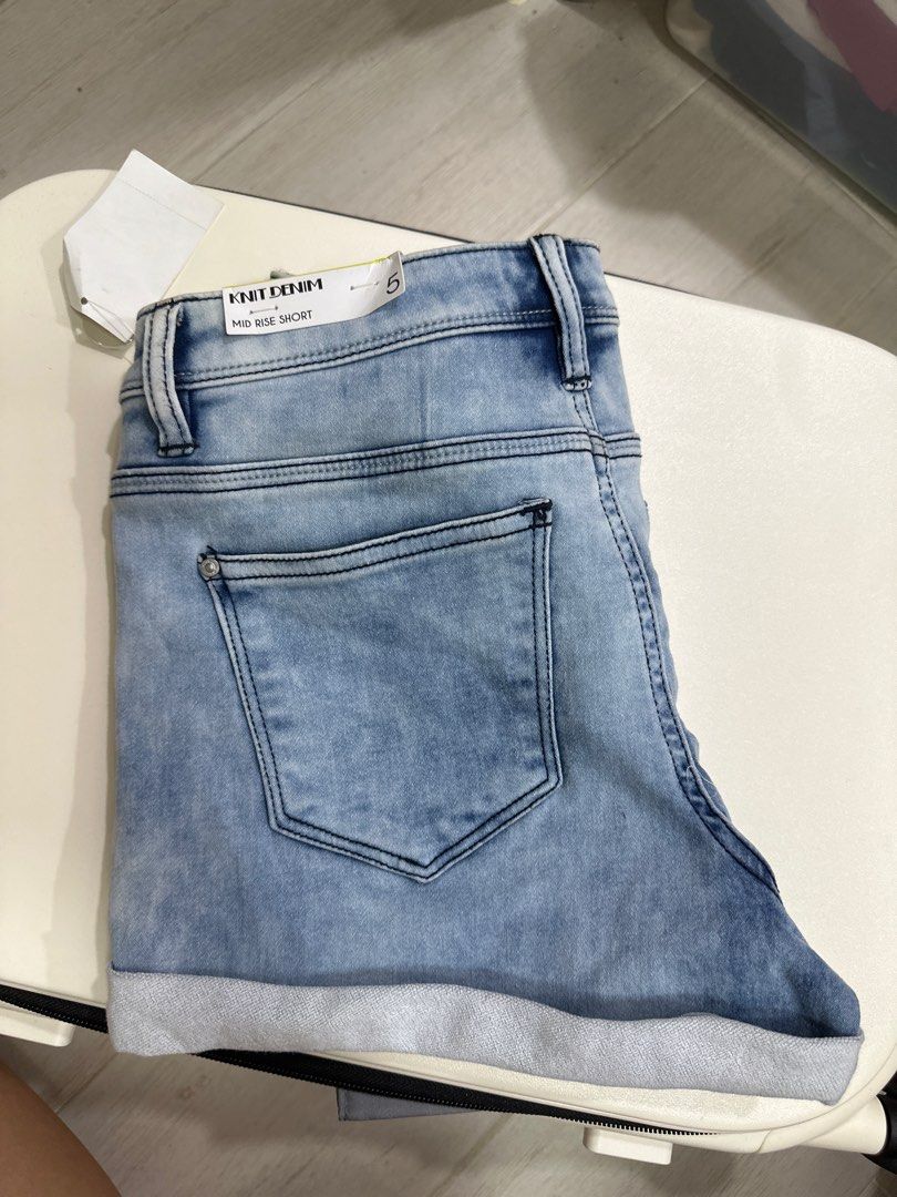 Almost Famous Mid Rise Short (Category: Shorts) located in Manila. Submitted by mummyrandom (Listing ID 1378441794, Image 3). Description: Size: 28inches Super soft and stretchy :).