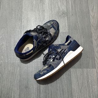 (Kategori: ) berada di . Dikirim oleh country.sneakers (ID iklan 1378453549, Gambar 1). Deskripsi: .