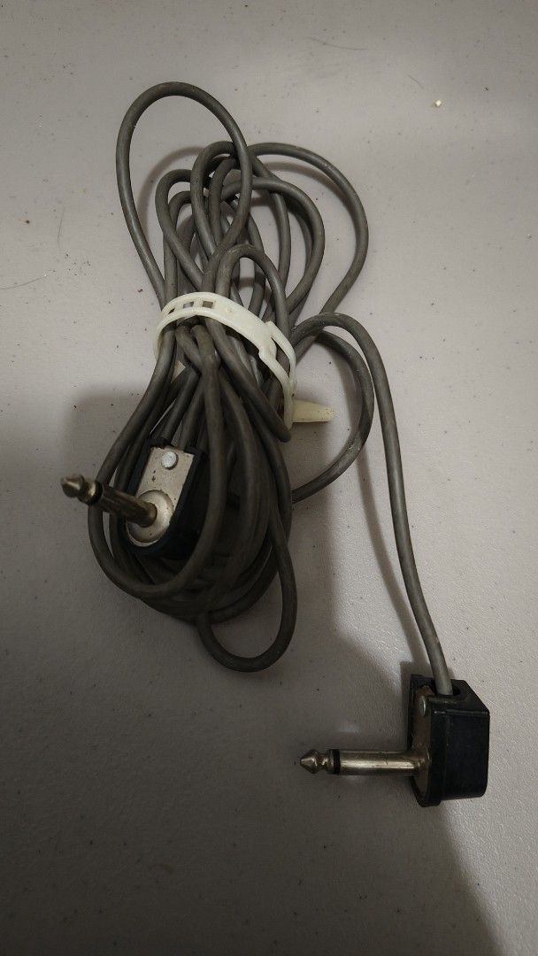 Audio Cable (Category: Other Audio Equipment) located in Las Pinas. Submitted by mayfleurdelisvaso (Listing ID 1378495686, Image 1). Description: .