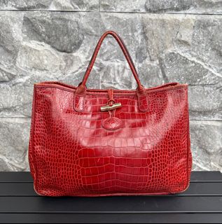 (Category: ) located in . Submitted by luxshoppe88 (Listing ID 1378353644, Image 1). Description: .