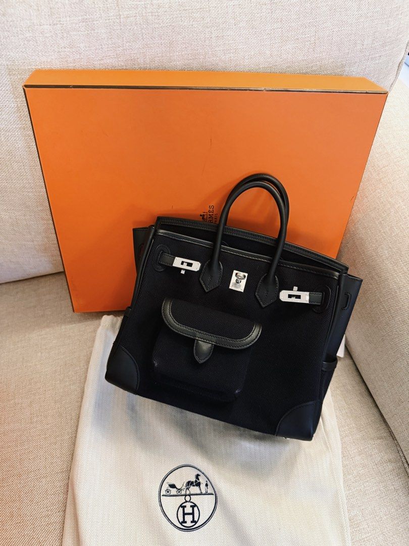 birkin 25 cargo black (Category: Luxury Bags & Wallets) located in Taguig. Submitted by timelesstotesph (Listing ID 1378489349, Image 3). Description: Dm for more details and more photos Onhand Meetup/pickup anywhere in MNL but preferably in Taguig.