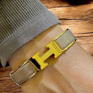 (Category: ) located in . Submitted by Arissa_Closet (Listing ID 1378527692, Image 1). Description: .