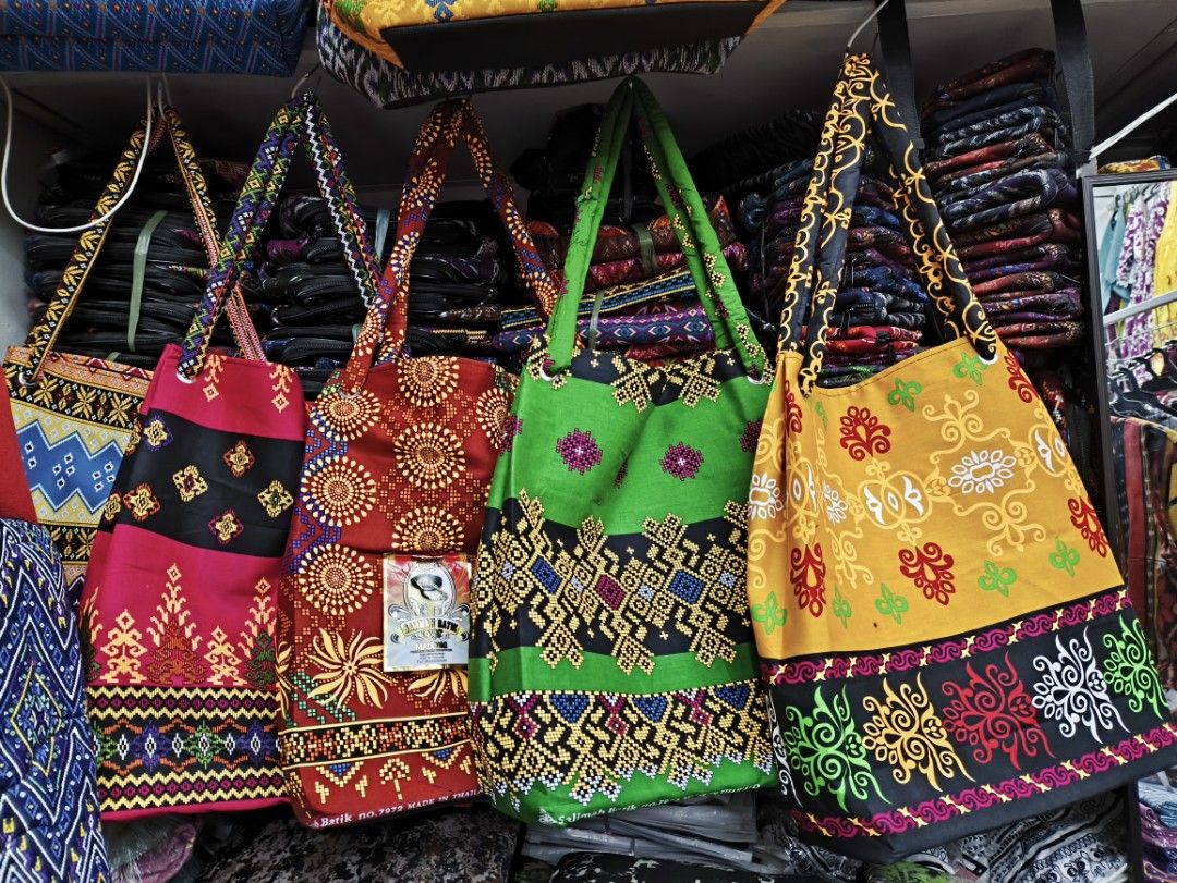 Tote Bag / Eyelet Convertible Bag / Batik Bag (Category: Beach Bags) located in Davao. Submitted by simplyjae (Listing ID 1378419194, Image 3). Description: ✓Available on hand mga sis! See the sample photos ✓ Convertible from shoulder bag to sling bag ✓Magandang pang everyday use, pang beach, pang benta, or pang gift. ✓Available in wholesale price (min.3pcs) only. 📌 Assorted only mga sis ( depende sa availability ng design) 📩 DM to order or for