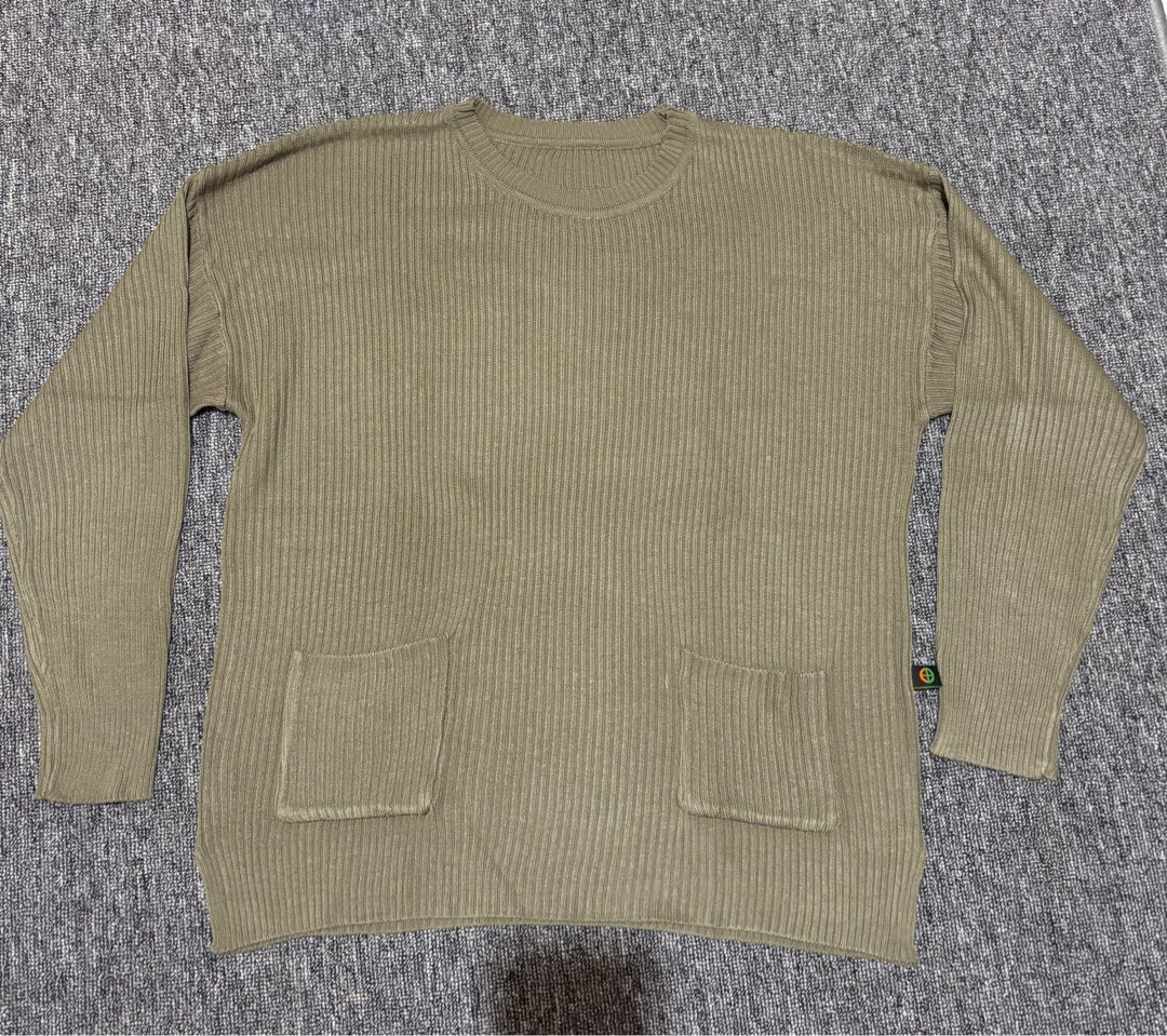 Blouse pocket rajut, Fesyen Wanita, Pakaian Wanita, Atasan di Carousell