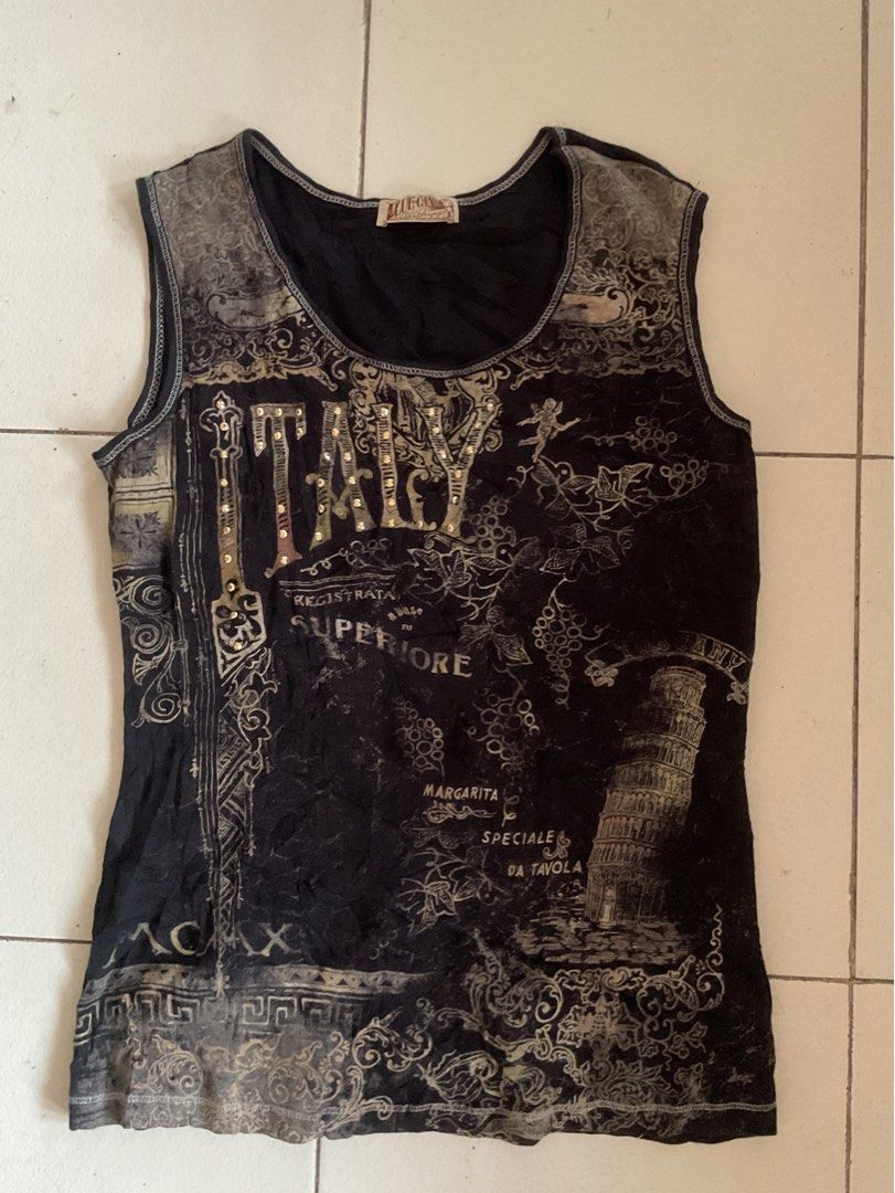 Blue Canyon Tank top Y2k (Category: Longsleeves) located in Paranaque City. Submitted by eller_2 (Listing ID 1378390400, Image 1). Description: Blue Canyon Tank Pre-loved tops In good condition.