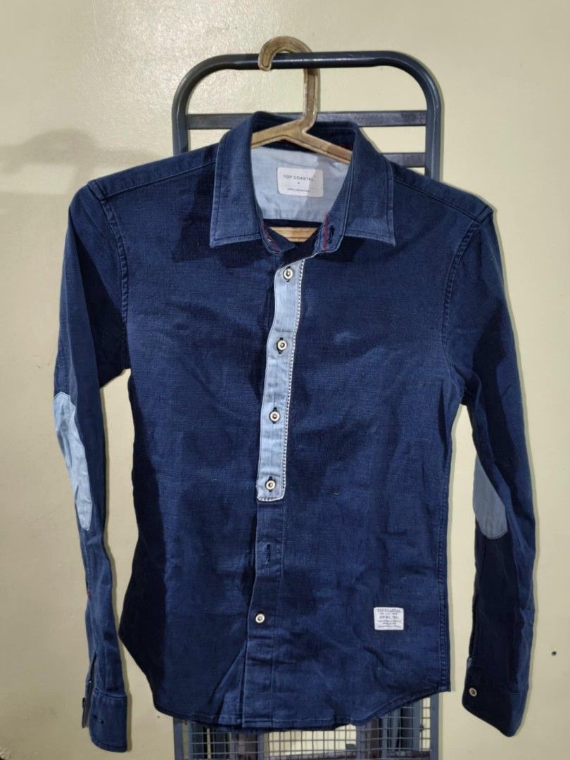 Blue Patched Polo Shirt (Category: Tshirts & Polo Shirts ) located in Quezon City. Submitted by drlnmrdn (Listing ID 1378456250, Image 1). Description: Blue Patched Polo Shirt PHP 300 - Well-used - No issues with the clothes at all. Pick-Up only or Pick-Up by your rider. Buyer should book the delivery so they can monitor the delivery. Meet-up on Ever Gotesco Commonwealth, SM Fairview or, SM North only. MOP: Cash on Pickup, bank transfer, GCash, M