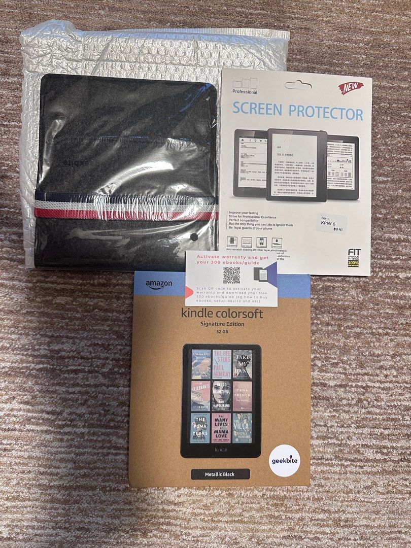 Brand New Kindle Colorsoft Signature Edition (32GB) + Cover + Screen Protector (Category: E-Readers) located in Singapore. Submitted by winnywang89 (Listing ID 1378481989, Image 1). Description: Brand new Kindle Colorsoft Signature Edition with 32GB storage. Includes a screen protector and a cover. The Kindle is metallic black. Perfect for reading on the go!.