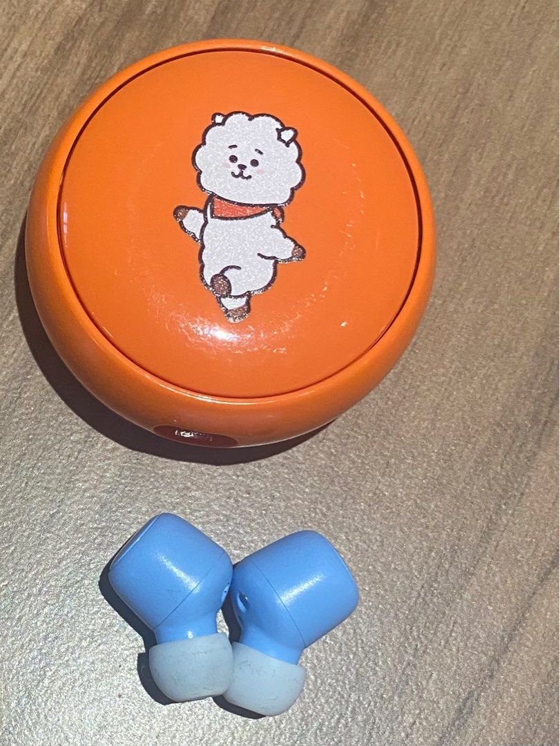 Bt21 miniso RJ ear buds (Category: Earphones) located in Marikina City. Submitted by culose (Listing ID 1378500603, Image 1). Description: No box.