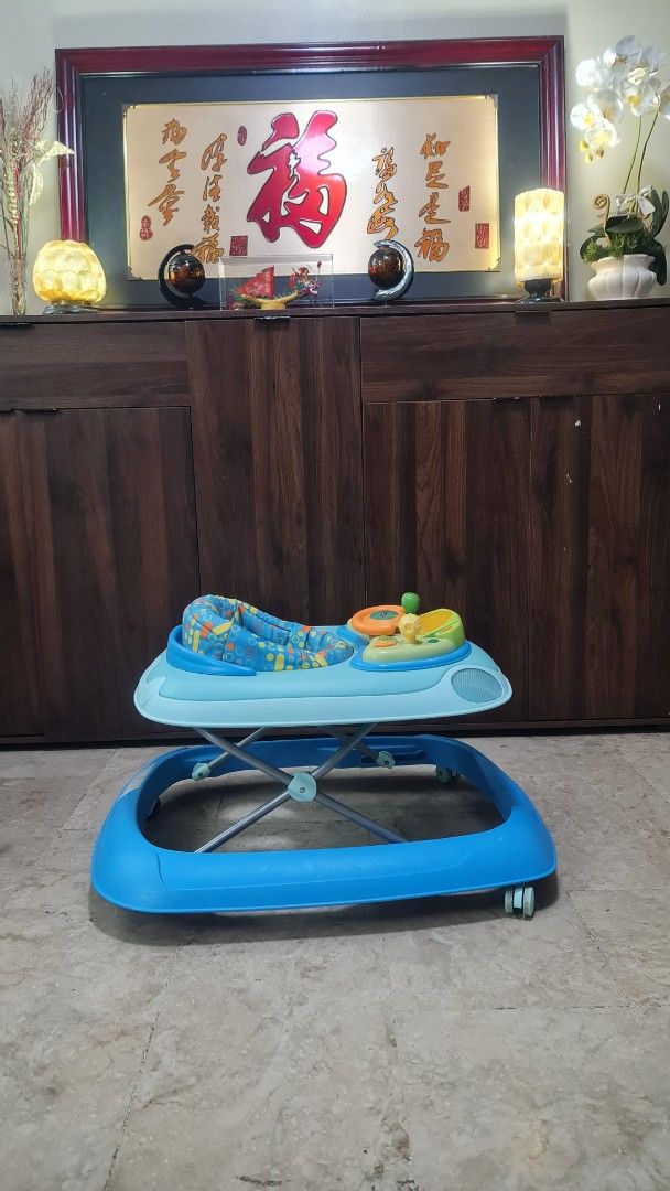 Chicco Walker (Category: Infant Playtime) located in Quezon City. Submitted by Patrice_Shop (Listing ID 1378474272, Image 2). Description: Please note that the battery-operated detachable toy tray isnt working anymore..