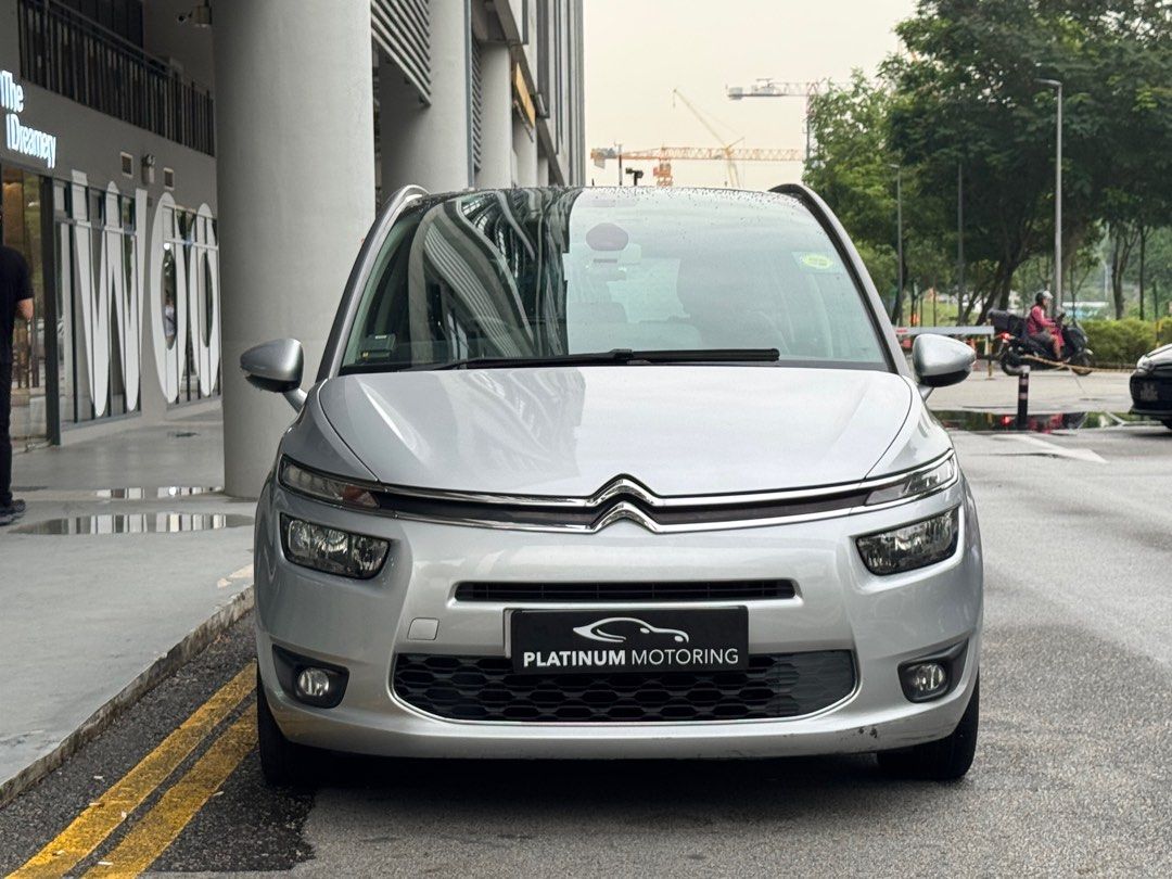 Citroen C4 Grand Picasso 1.6 THP Exclusive (A) (Category: Used Cars) located in Singapore. Submitted by turbochic.auto (Listing ID 1378434860, Image 1). Description: Cheapest parf 7 seater in the market Bank loan less than 1k monthly 🔥🔥🔥 🤙: 8333 4913 (Alvin).