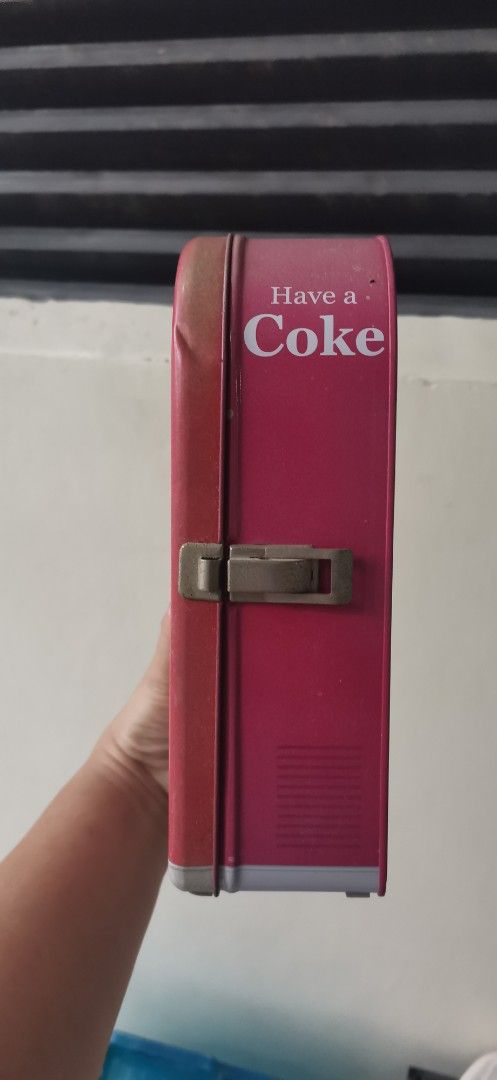 Coca Cola Vintage Tin container (Category: Vintage Collectibles) located in General Santos City (Dadiangas). Submitted by sam_surplus (Listing ID 1378422444, Image 3). Description: wysiwyg.