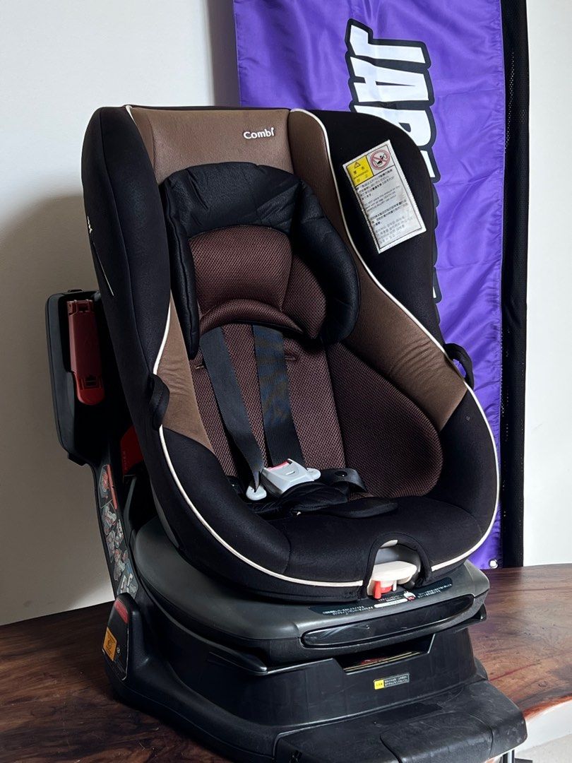 Combi Zeus Turn 360 Rotating Seat (Category: Car Seats) located in Bacoor. Submitted by japanbeibishop (Listing ID 1378384673, Image 3). Description: CAR SEAT/ CARMATE/ CHILD CAR SEAT Combi Zeus Turn 360° car seat, designed to rotate 360 degrees without needing reinstallation. This feature allows parents to easily switch between rear-facing and forward-facing positions by rotating the seat, instead of removing and reinstalling it. The seat is sui