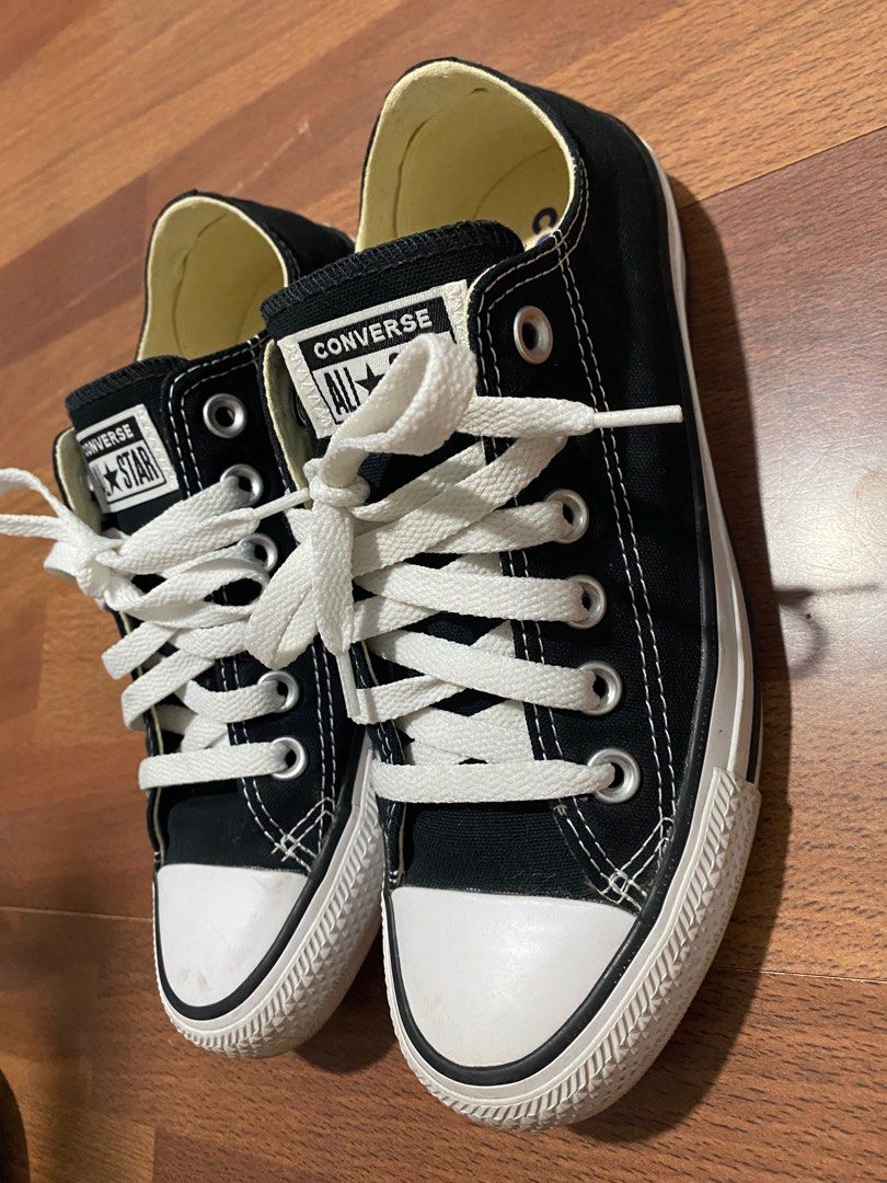 Converse 23.5cm (Category: Sneakers) located in San Fernando. Submitted by declutterwithj (Listing ID 1378452287, Image 2). Description: Rfs: achilles tendinitis .