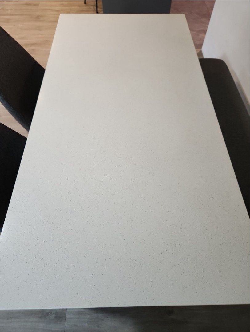 Dining Table (Category: Tables & Sets) located in Singapore. Submitted by tch1977 (Listing ID 1374604879, Image 2). Description: Like brand new/ fast negotiate / self collect .