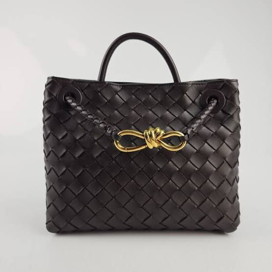 Europe Pasabuy 🇮🇹 (Category: Luxury Bags & Wallets) located in Quezon City. Submitted by luckypotion13 (Listing ID 1378380699, Image 1). Description: Accepting european bags for pasabuy :) Arrival 4th week of july.