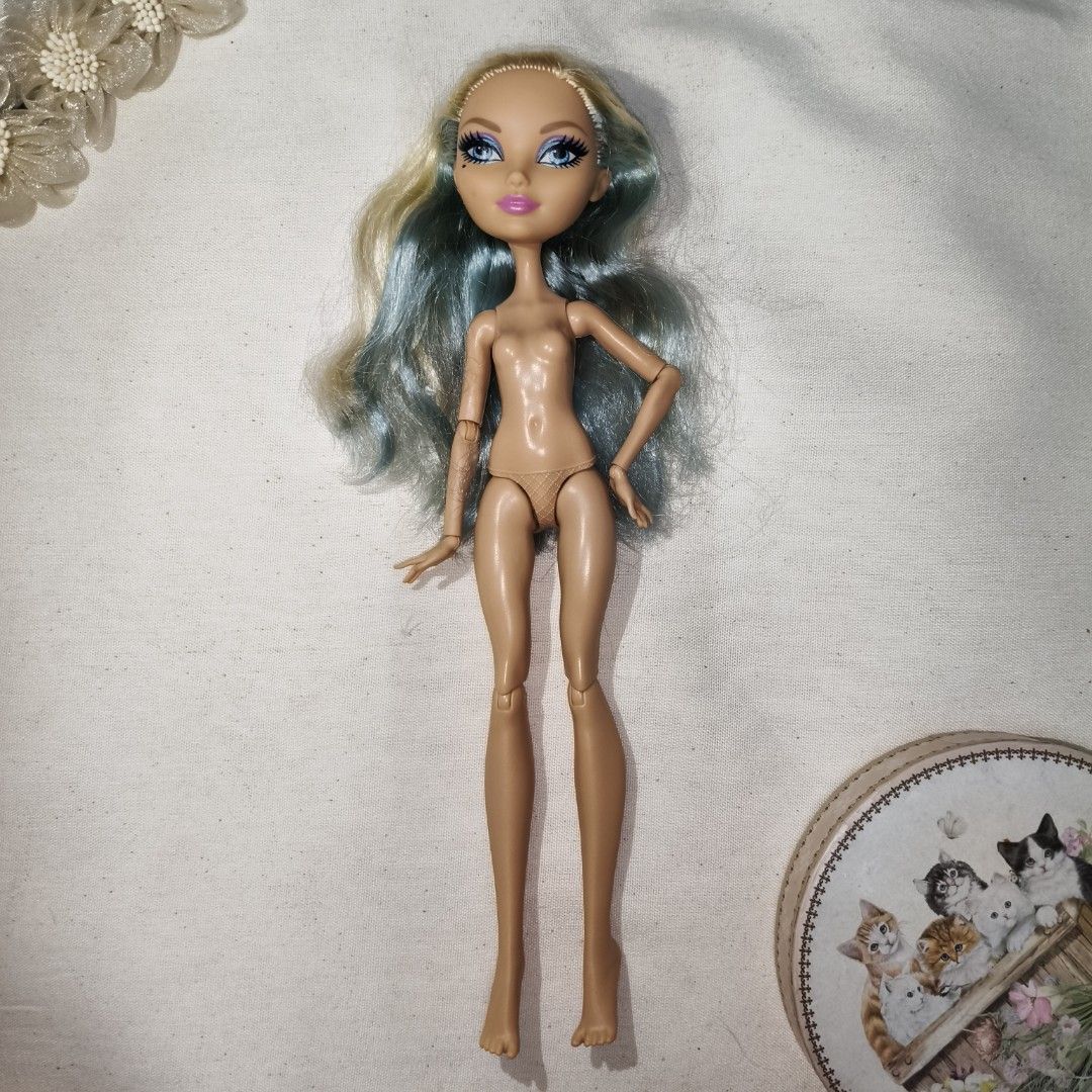 Ever After High - Darling Charming (Category: Kids Toys) located in Liloan. Submitted by dreamydollsph (Listing ID 1378403643, Image 1). Description: Bought her Complete in Box Tinanggalan ko lng ng inclusions 👉 Slightly Negotiable 👉 Open for installment.