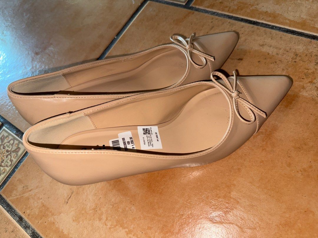 Fioni Nude Cameron Low Heels Size 10 (Category: Heels) located in Dasmarinas. Submitted by cess_declutters (Listing ID 1378488326, Image 2). Description: Fixed Price Bought from payless Used once, can pass as new Shipping through J&T / Lalamove 📍Dasmariñas, Cavite .