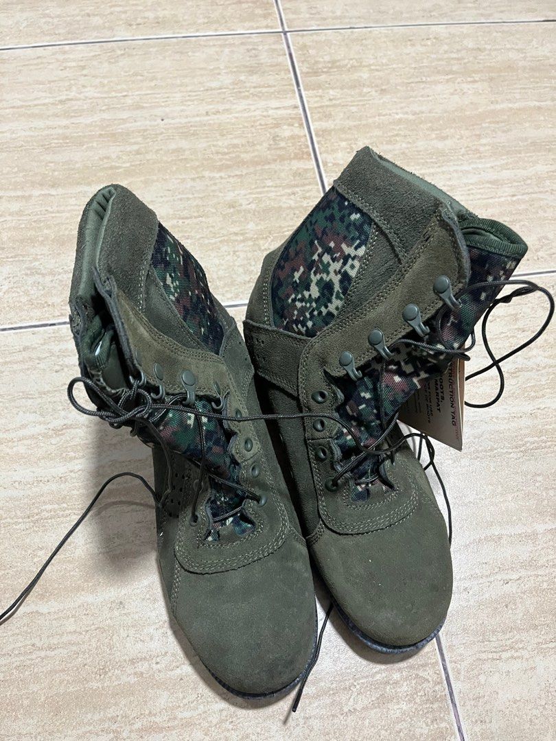 Gibson marine boots (Category: Boots) located in Pasig City. Submitted by ryugarage (Listing ID 1378515726, Image 1). Description: Bnew No box Gibson Size 8 For marines.