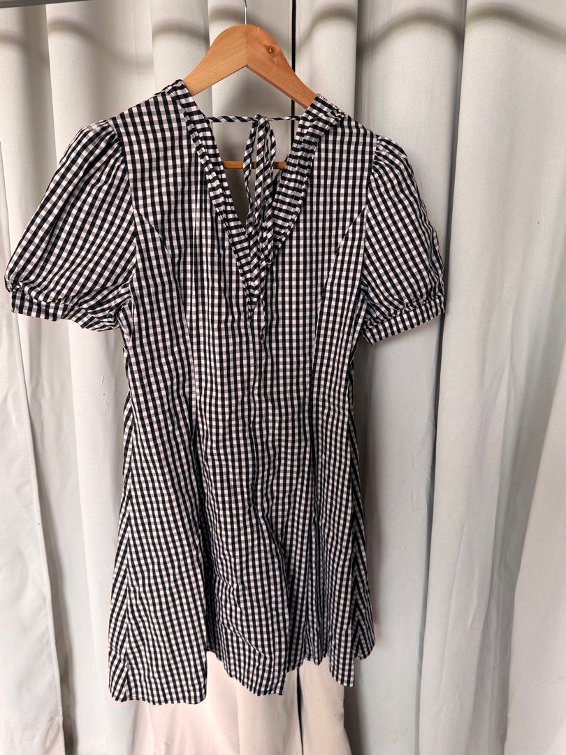GINGHAM DRESS (Category: Dresses) located in Quezon City. Submitted by leafymix (Listing ID 1378427977, Image 3). Description: Cotton Very cute Small to medium.
