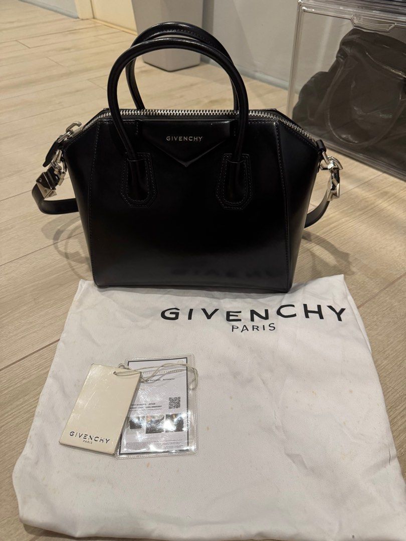 Givenchy Antigona Small Calfskin (Category: Luxury Bags & Wallets) located in Mabalacat. Submitted by letsirkmd (Listing ID 1378340308, Image 1). Description: With dustbag care cards and authenticity card.