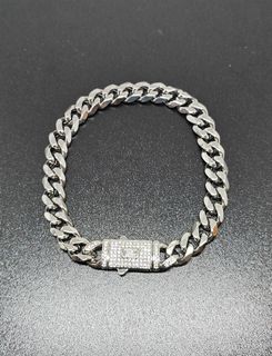 (Category: ) located in . Submitted by shopping_collection (Listing ID 1378462922, Image 1). Description: .