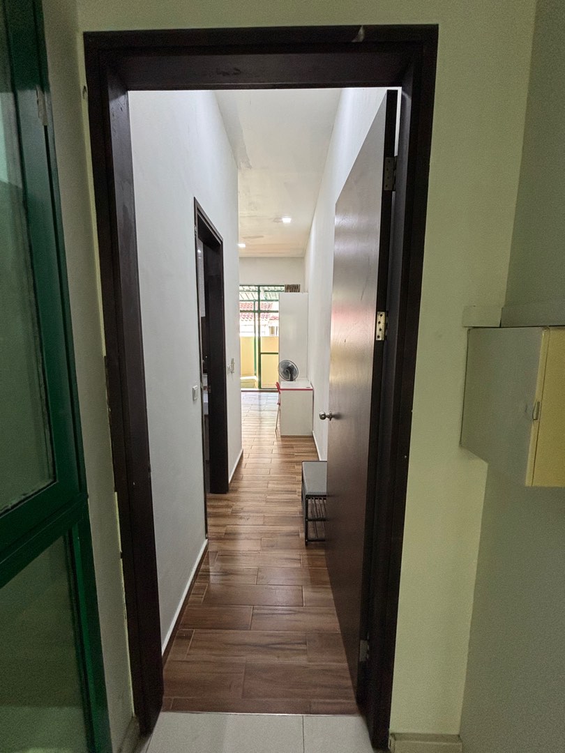 (Category: ) located in . Submitted by ideal_home_chewy (Listing ID 1378402844, Image 1). Description: .