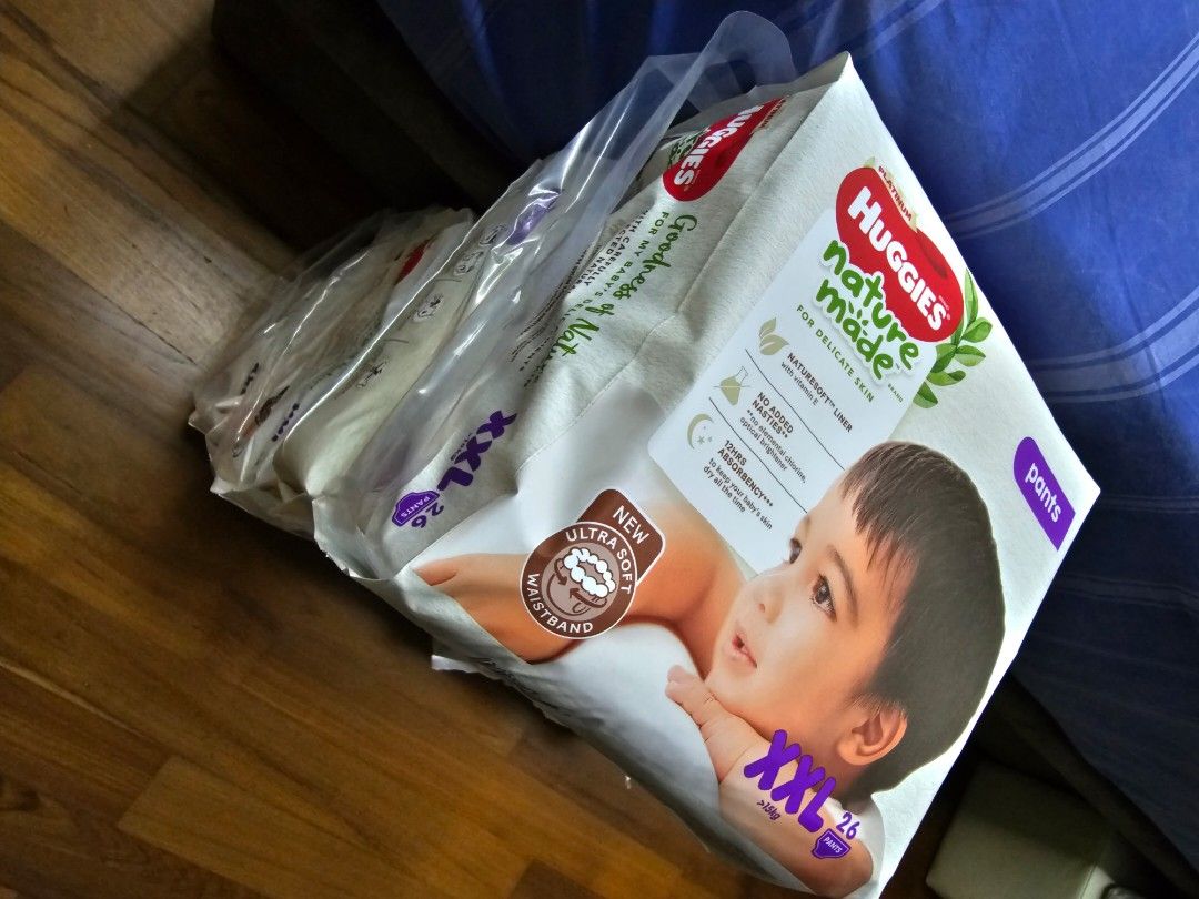 Huggies Diapers (Category: Diapers & Baby Wipes) located in Singapore. Submitted by psyduck888 (Listing ID 1378481371, Image 1). Description: Price fixed for 1 pack, 4 packs to let go..