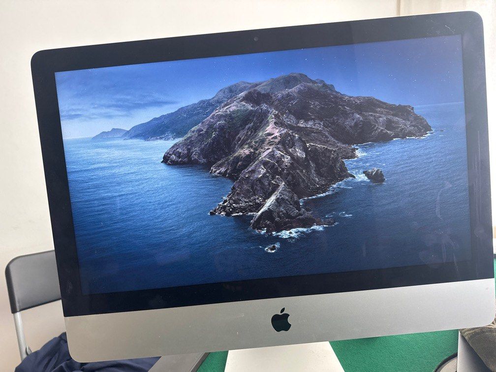 Imac (Category: Desktops) located in Singapore. Submitted by Ecare (Listing ID 1378383696, Image 2). Description: Self Collect .