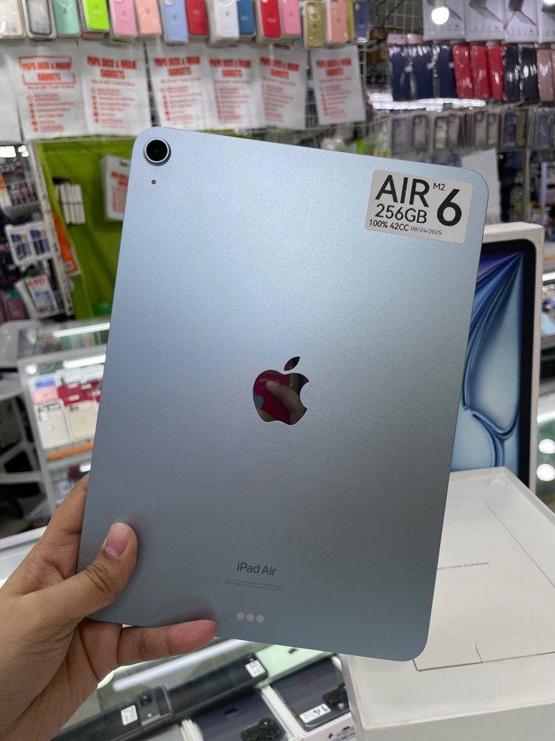 iPad Air 6 M2 11” 256GB Wifi No Issue (Category: iPad) located in Pasig City. Submitted by FarAndRayShop (Listing ID 1378365673, Image 2). Description: OPEN FOR SWAP/SELLING/BUYING (RFS: Buy and Sell) Price: 32,999 iPad Air 6 M2 11” 256GB •NO HIDDEN ISSUES •TEST TO SAWA •Authentic Phone Physical store in Greenhills Shopping Center XC-07 Stall Number Look For Rayray Or Anika NO CASH INSTALLMENT We are open also for : *CREDITCARD INSTALLMENT (Plus 
