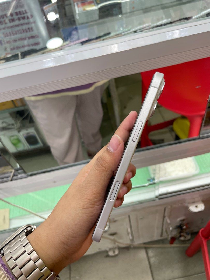 iPhone 16 Plus 512GB Factory Unlock No Issue Secondhand (Category: iPhone 16 Series) located in Pasig City. Submitted by FarAndRayShop (Listing ID 1378392679, Image 3). Description: OPEN FOR SWAP/SELLING/BUYING (RFS: Buy and Sell) Price: 51,499 iPhone 16 Plus 512GB •Factory Unlock •NO HIDDEN ISSUES •TEST TO SAWA •Authentic Phone Physical store in Greenhills Shopping Center XC-07 Stall Number Look For Rayray Or Anika NO CASH INSTALLMENT We are ope
