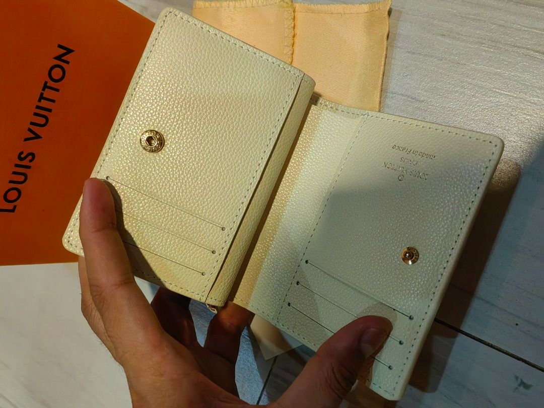 Japan Preloved LV card purse (Category: Luxury Bags & Wallets) located in Cebu City. Submitted by elcoleccion21 (Listing ID 1378514958, Image 2). Description: Genuine leather Coded Minimal flaw sa harap.