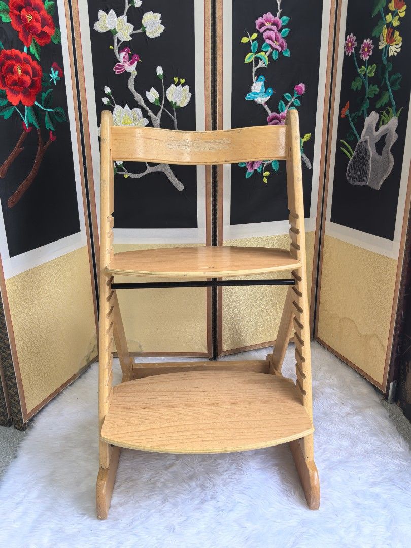 Katoji Ergonomic high chair (Category: Kids Tables & Chairs) located in Valenzuela. Submitted by mimasujapansurplus (Listing ID 1378438560, Image 1). Description: 📢 AVAILABLE ‼️ 𝑲𝒂𝒕𝒐𝒋𝒊 𝑬𝒓𝒈𝒐𝒏𝒐𝒎𝒊𝒄 𝑯𝒊𝒈𝒉 𝑪𝒉𝒂𝒊𝒓 ✨ ✅ Made of beechwood ✅ Adjustable seat & footboard ✅ Sturdy & can hold up to 60kg ✅ Expect visible signs of usage ✅ In good condition ✅ Color: Natural 📍 𝐕𝐚𝐥𝐞𝐧𝐳𝐮𝐞𝐥𝐚 𝐂𝐢𝐭𝐲 🚚 Available for 𝐬𝐞𝐥𝐟 𝐩𝐢𝐜𝐤