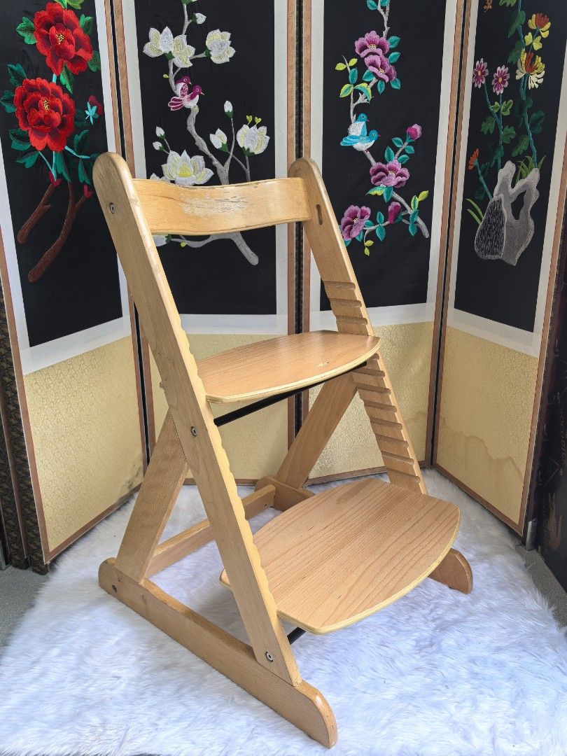 Katoji Ergonomic high chair (Category: Kids Tables & Chairs) located in Valenzuela. Submitted by mimasujapansurplus (Listing ID 1378438560, Image 2). Description: 📢 AVAILABLE ‼️ 𝑲𝒂𝒕𝒐𝒋𝒊 𝑬𝒓𝒈𝒐𝒏𝒐𝒎𝒊𝒄 𝑯𝒊𝒈𝒉 𝑪𝒉𝒂𝒊𝒓 ✨ ✅ Made of beechwood ✅ Adjustable seat & footboard ✅ Sturdy & can hold up to 60kg ✅ Expect visible signs of usage ✅ In good condition ✅ Color: Natural 📍 𝐕𝐚𝐥𝐞𝐧𝐳𝐮𝐞𝐥𝐚 𝐂𝐢𝐭𝐲 🚚 Available for 𝐬𝐞𝐥𝐟 𝐩𝐢𝐜𝐤