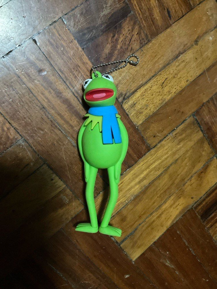 Kermit the frog figure (Category: Figurines & Statues) located in Pasay City. Submitted by pampashop (Listing ID 1378449816, Image 1). Description: Rubber.