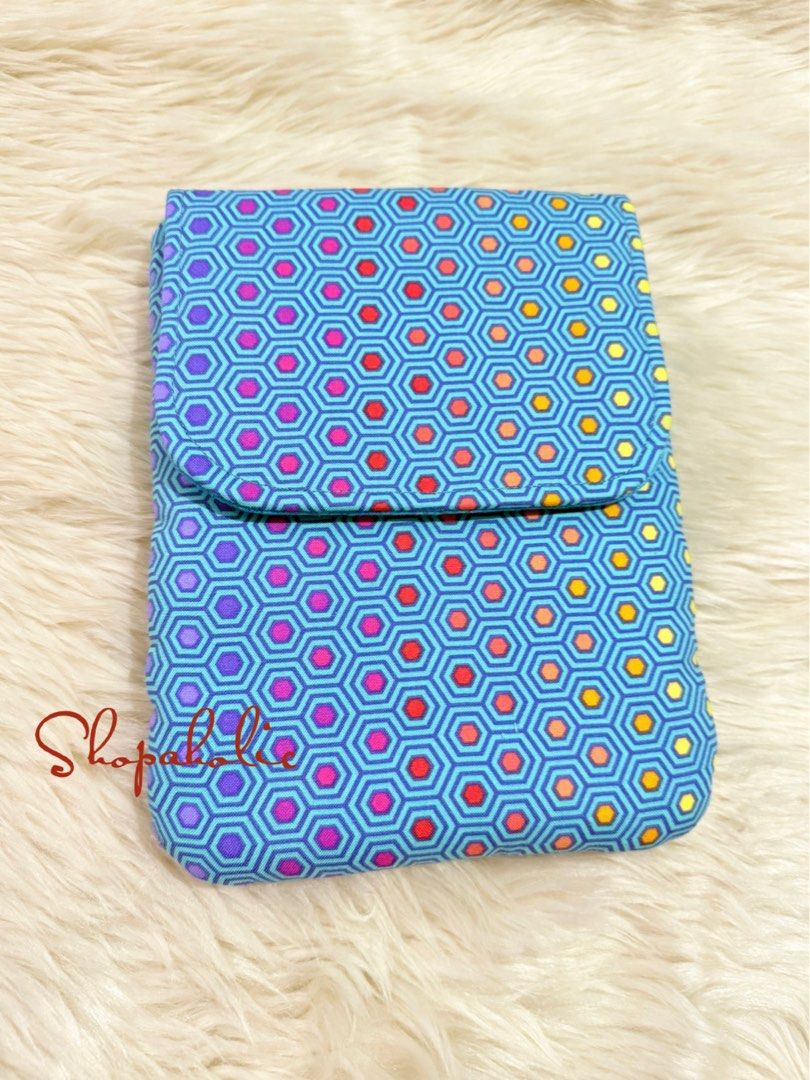 Kindle Customized Sleeve for Colorsoft or Paperwhite 6 (Category: E-Readers) located in Caloocan City. Submitted by shopaholic.nej (Listing ID 1378440030, Image 1). Description: New. Bought from Just Happy Sewing. Fits Kindle Colorsoft and Paperwhite only. 📍North Caloocan 💰Gcash / BPI / Seabank 🚚 grab/lalamove/J&T (no shapi checkout).