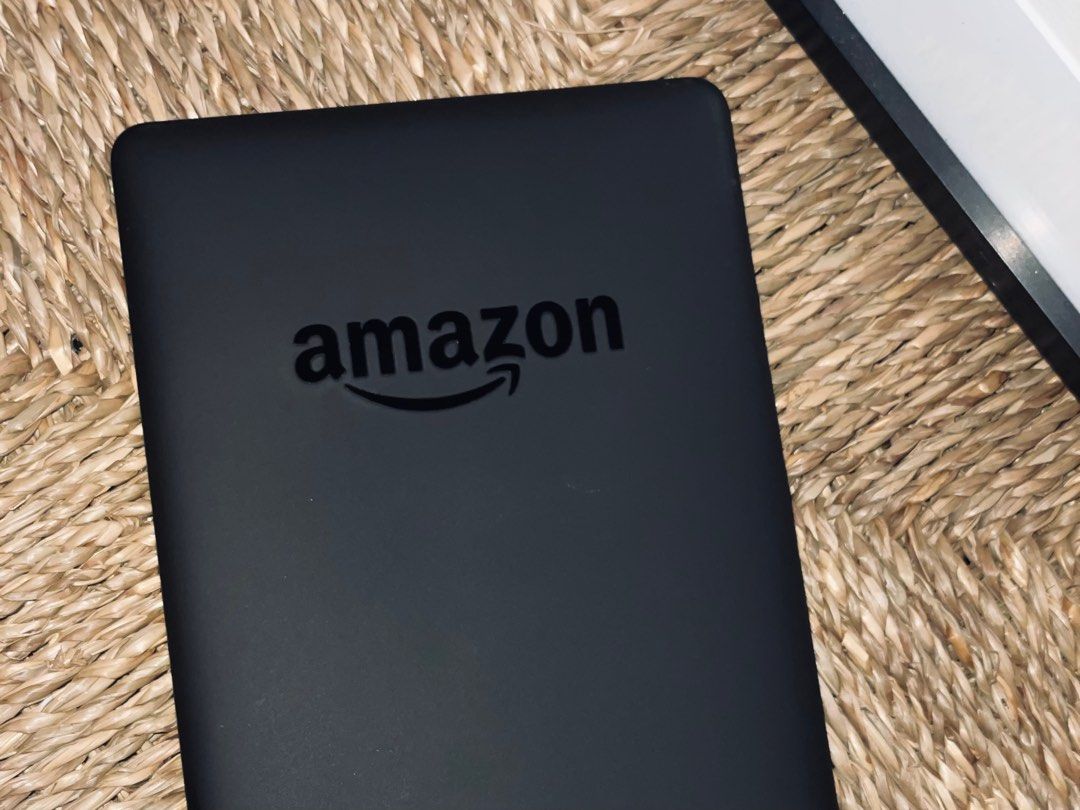 Kindle Paperwhite (6th Gen) - Black (Category: E-Readers) located in Singapore. Submitted by chinita.records (Listing ID 1378424771, Image 2). Description: Lightly used Kindle Paperwhite (6th generation) in mint condition. Features Wi-Fi connectivity. The screen is clear and the device functions as expected. The body has no scratches. Includes 1.61 GB of free space. Perfect for reading on the go!.