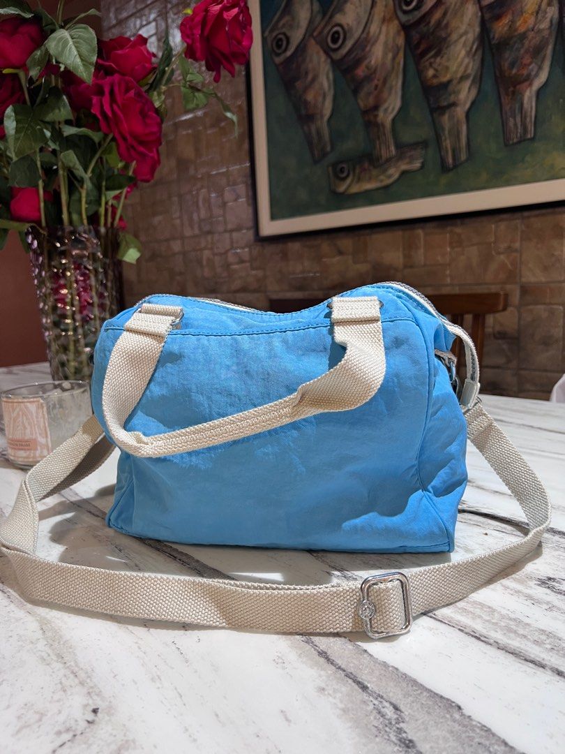 Kipling (Category: Cross-body Bags) located in Tarlac. Submitted by Filritz_8 (Listing ID 1378403782, Image 3). Description: Good as new Malinis walang stain Original Kipling .