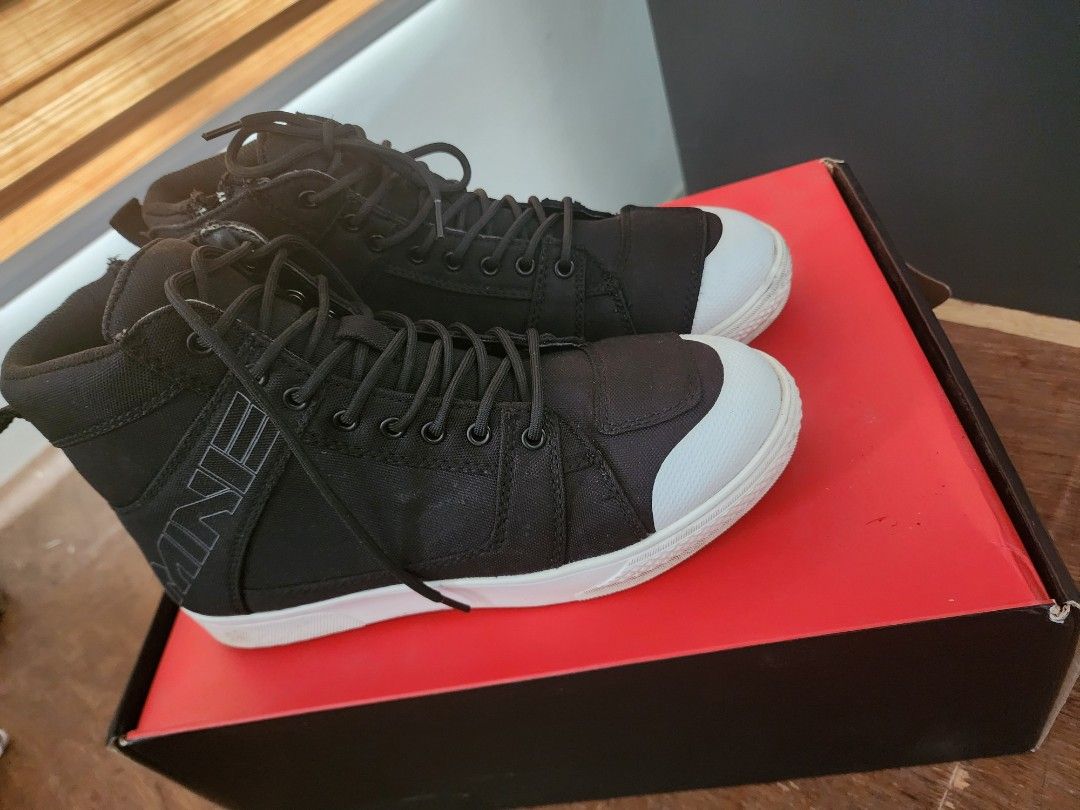 Komine BK-101 Waterproof Riding Sneakers (Category: Sneakers) located in General Trias. Submitted by noems01 (Listing ID 1378367036, Image 1). Description: Size 25cm Used twice. No issues, complete box. Rfs: Bought other shoe model. 📍Brgy. San Francisco General Trias Cavite Meet-up: Vista Mall General Trias Price negotiable Sf by buyer.