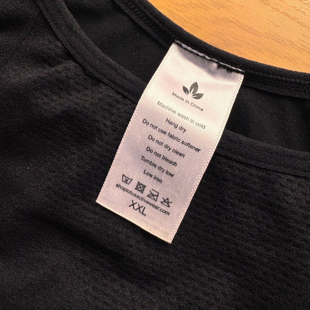 Lotus Activewear Bra Top (XXL) (Category: Others Tops) located in Quezon City. Submitted by lyssa__ (Listing ID 1378435810, Image 2). Description: Lotus Activewear Bra Top - Lightly used - Unpadded.