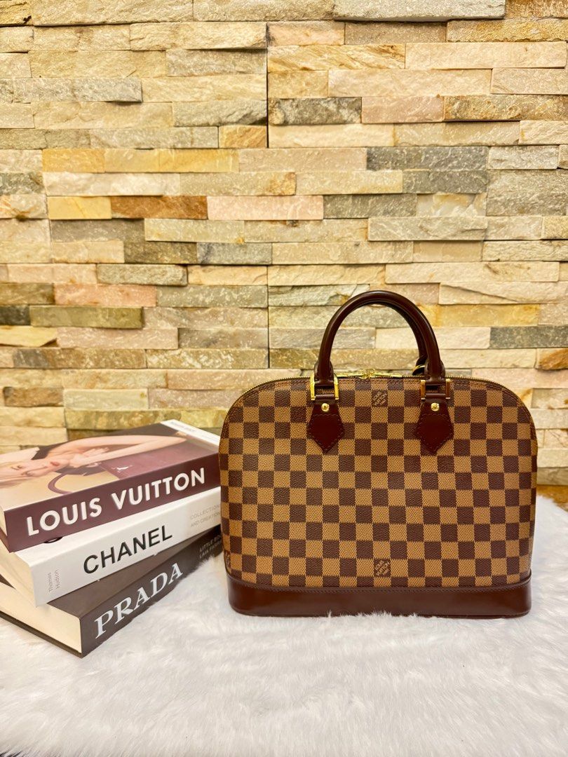 LV Alma PM (Category: Luxury Bags & Wallets) located in Taguig. Submitted by angelbellaclaire (Listing ID 1378530934, Image 1). Description: Fresh Bag, Fresh Vibes!!! Klassik sa Labas, Spacious sa Loob! LV Verona MM in Damier Ébène – elegant at matibay, swak for everyday use or work bag. Size: Approx. 28 × 28 × 18 cm ✅ Classy look, roomy interior, comfy dalhin! .