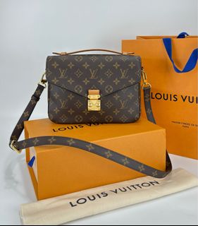 (Category: ) located in . Submitted by luxuryprelovedbagsby_by_agnes (Listing ID 1358383310, Image 1). Description: .