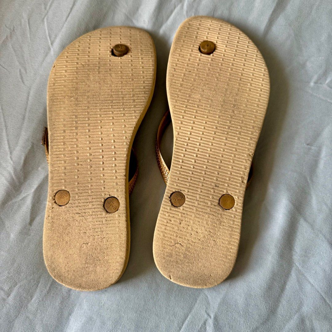 MYOH Havaianas Japan (Category: Flats & Sandals) located in Manila. Submitted by theeumiroeffect (Listing ID 1378346594, Image 3). Description: Size 37/38.