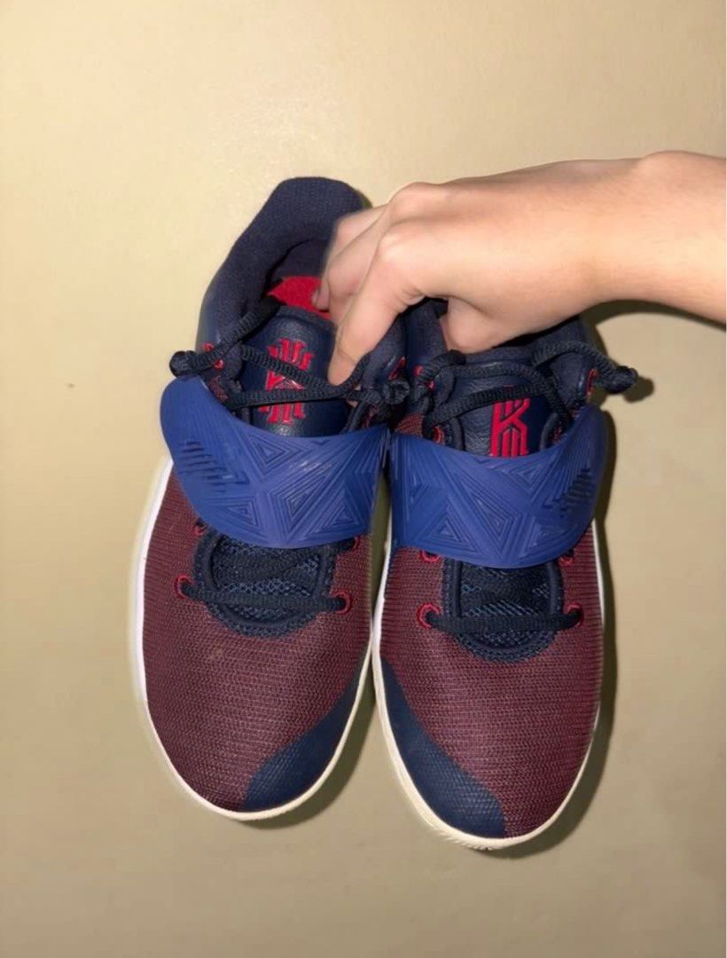 Nike Kyrie Flytrap 3 Obsidian — Navy Blue & Maroon (Category: Sneakers) located in Manila. Submitted by jari_m (Listing ID 1378478492, Image 2). Description: Nike Kyrie Flytrap 3 Obsidian — Navy Blue & Maroon us 5y uk 4.5 eur 37.5 23.5 cm original. used 2-3 timez only.