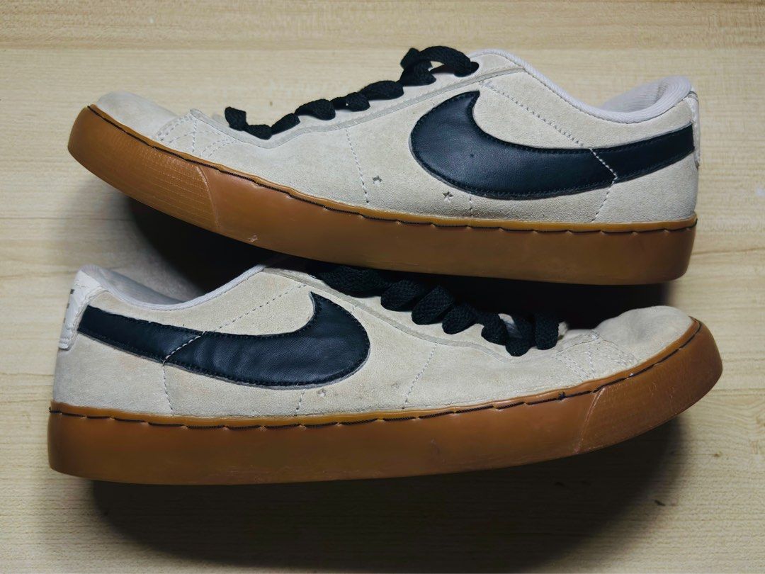 NIKE SB X GRANT TAYLOR SHOES (Category: Sneakers) located in Caloocan City. Submitted by stylecuratorph (Listing ID 1378353723, Image 3). Description: NIKE SB X GRANT TAYLOR SHOES 👟 Condition: No major issues, just signs of usage-tinahi na (Please check the actual photos). 👟 Size: 22.5 CM (EU 36, US 6, UK 3.5) 👟 Color: Light Grey & Black 👟 Material: Body-Suede; Sole- Hard Rubber 👟 RFS: Decluttering 📦 Price + Shipping Fee (I can ship nationw
