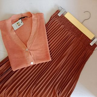 (Kategori: ) berada di . Dikirim oleh outfitbykisha (ID iklan 1378482449, Gambar 1). Deskripsi: .