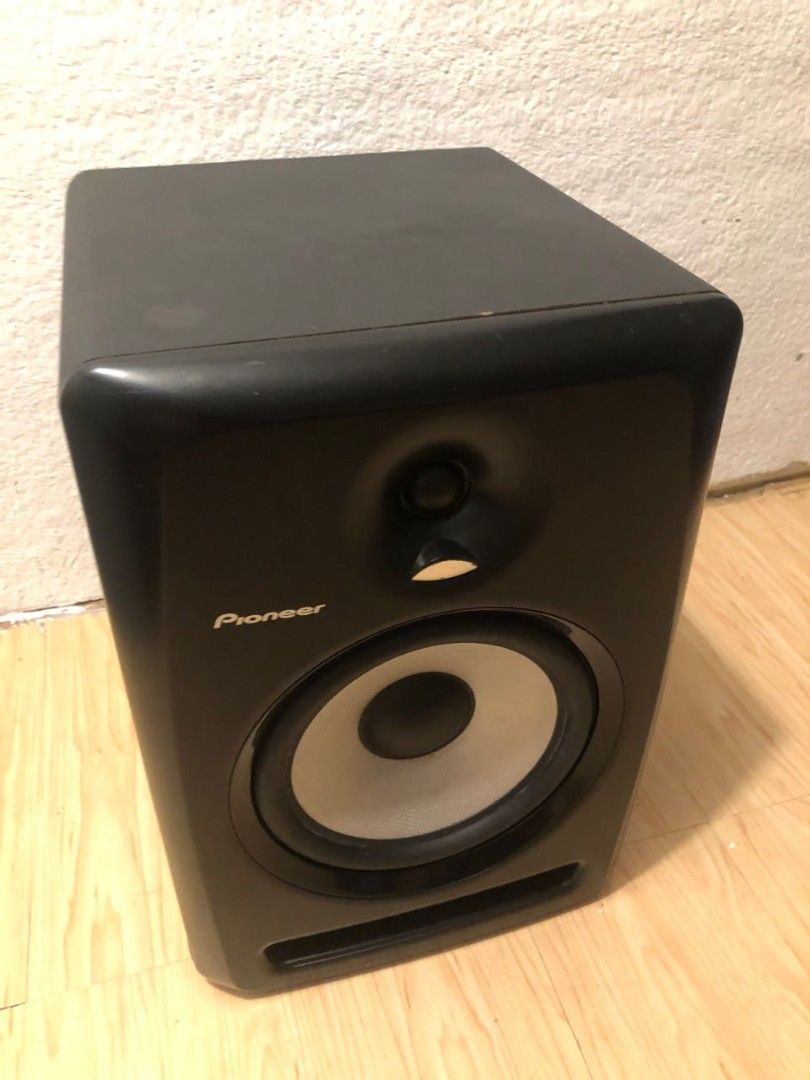 Pioneer (Category: Soundbars, Speakers & Amplifiers) located in Manila. Submitted by rai0221 (Listing ID 1378349137, Image 3). Description: Pioneer S-DJ80X Active Reference Monitor Speaker PHP9,999 Details Condition Used - like new Brand Pioneer 🔊 Pioneer S-DJ80X 8” Active Studio Monitor – Genuine, First Owned, Used (RCA Port Defective) – AS IS, WHERE IS – FOR PICK UP ONLY 🔊 Selling 1 unit of my personal genuine Pioneer S-DJ80X studio monitor. 