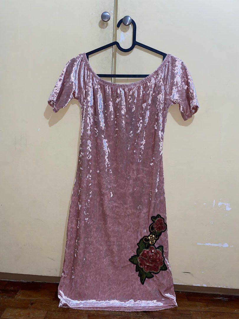 R&B velvet dress (Category: Dresses) located in Manila. Submitted by veriangabito (Listing ID 1378462987, Image 1). Description: .