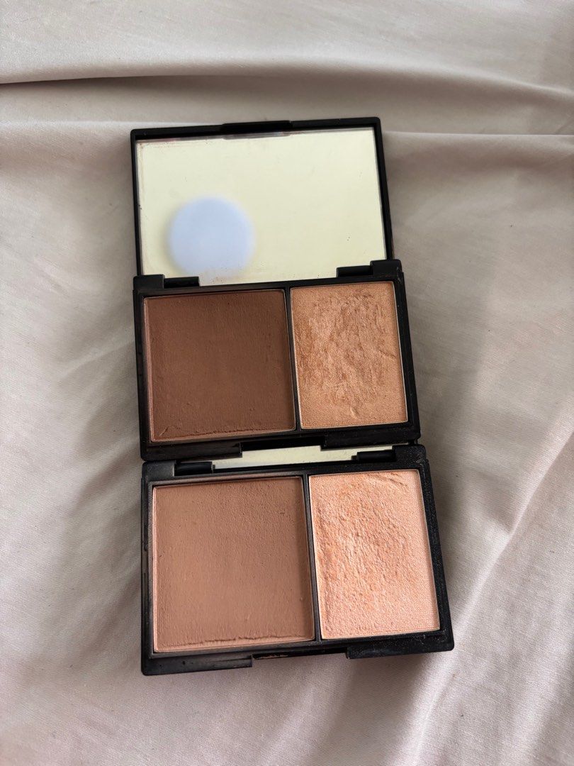Sleek Makeup Face Contour Kit with Highlighter (Category: Makeup) located in Marikina City. Submitted by everythingisnegotiable (Listing ID 1378381238, Image 3). Description: Sleek Makeup Face Contour Kit with Highlighter in the shades Light and Medium 200 each.