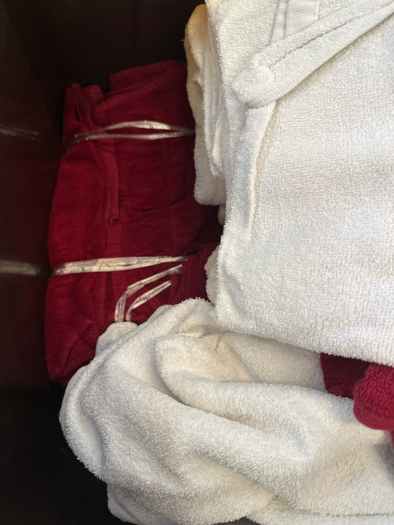 Towel64885050304642112